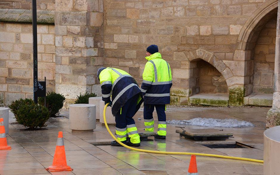 tuyau débouche canalisation Voisins-le-Bretonneux